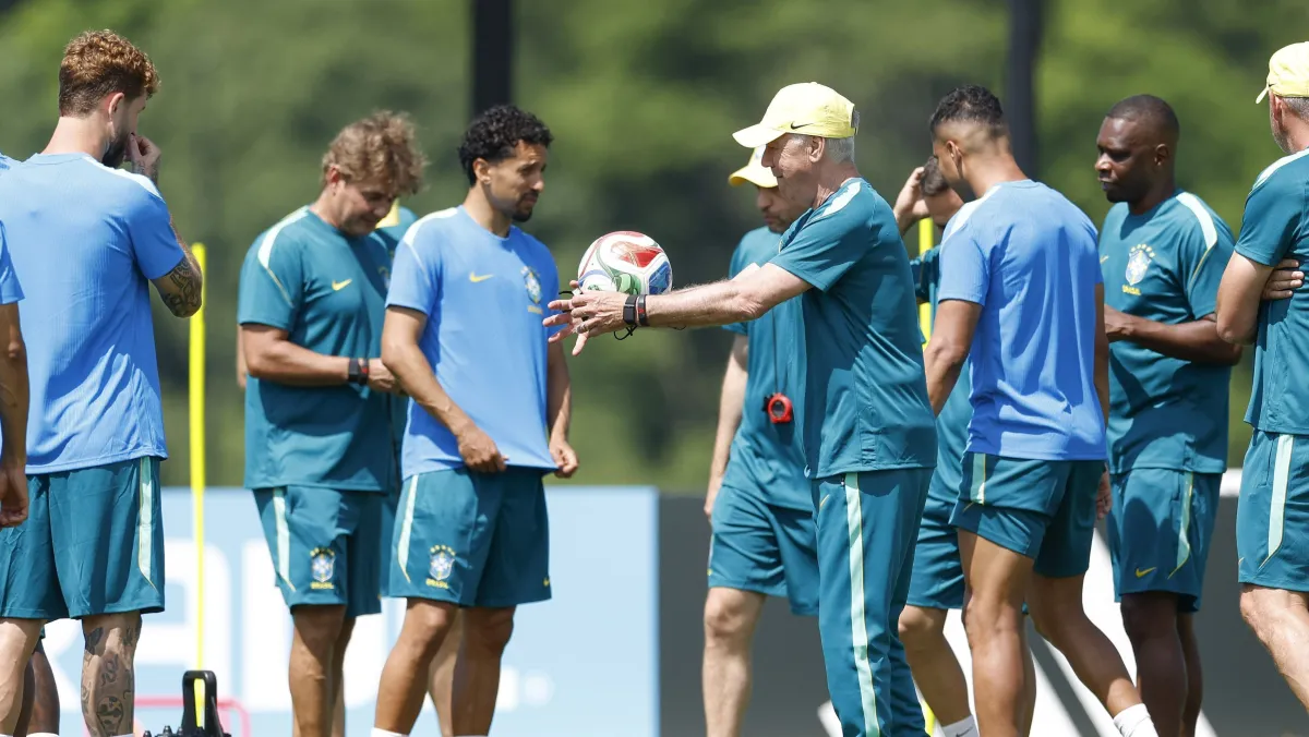 Brasil finaliza preparação e enfrenta Haiti amanhã: Ancelotti tem dúvidas na escalação