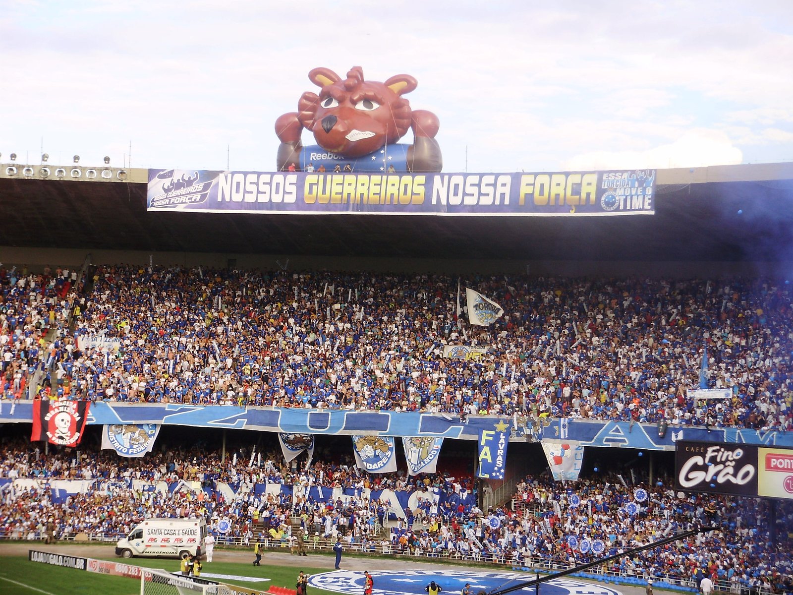 Cruzeiro x Bahia no Mineirão: torcida celeste lota o estádio
