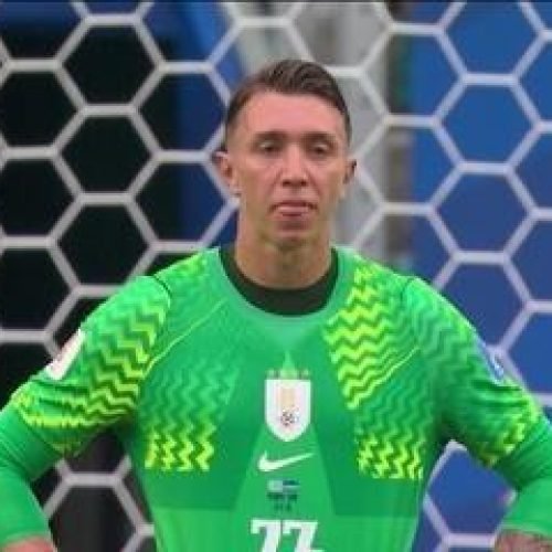 Muslera chora ao pedir perdão: “Nunca Sofri Tanto” após eliminação do uruguai na Copa 2026
