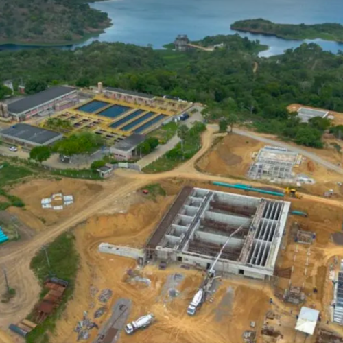 Obras de ampliação do sistema de abastecimento interrompem fornecimento de água em Feira de Santana e mais cinco municípios.
