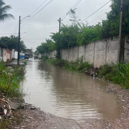 Moradores denunciam alagamentos constantes e cobram solução para Rua Araguacema, no bairro Papagaio, em Feira de Santana