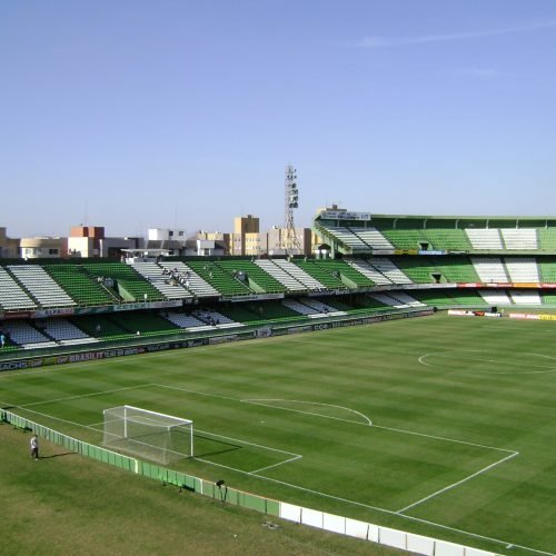 Vitória sem Marinho e Luan Cândido: estádio Couto Pereira, em Curitiba