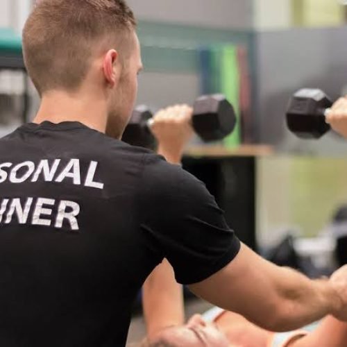 Projeto de lei propõe liberação da entrada gratuita de personal trainers em academias