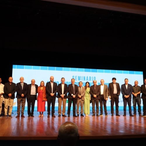 Propostas debatidas em seminário realizado em Feira de Santana são entregues ao Governo Federal para atualização do MEI e do Simples Nacional