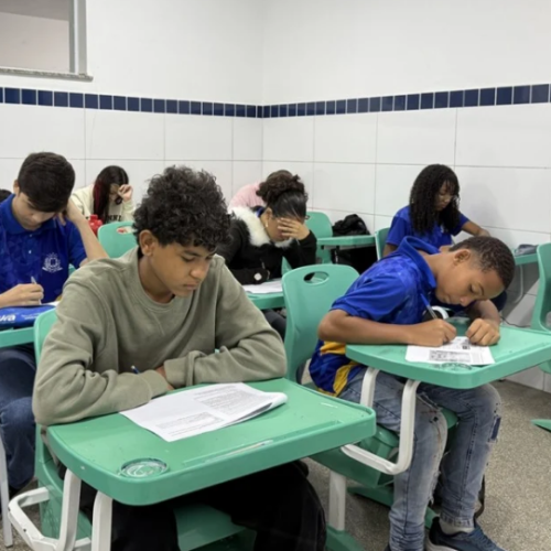 Prefeito sanciona lei que garante prioridade para irmãos estudarem na mesma escola em Feira de Santana