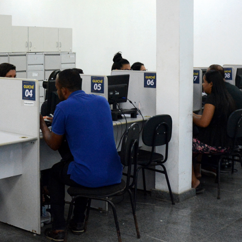 Casa do Trabalhador disponibiliza 404 vagas de emprego nesta quinta-feira (7) em Feira de Santana
