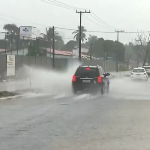 Inmet emite alerta de vendaval para Feira de Santana e cidades da região; previsão é de chuva no fim de semana
