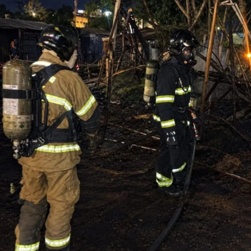 Comerciantes se mobilizam para ajudar proprietária de barraca destruída por incêndio na Feirinha da Estação Nova