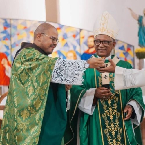 Santuário Santo Antônio dos Capuchinhos, em Feira de Santana, empossa novo reitor; conheça a trajetória de Frei Giovanni