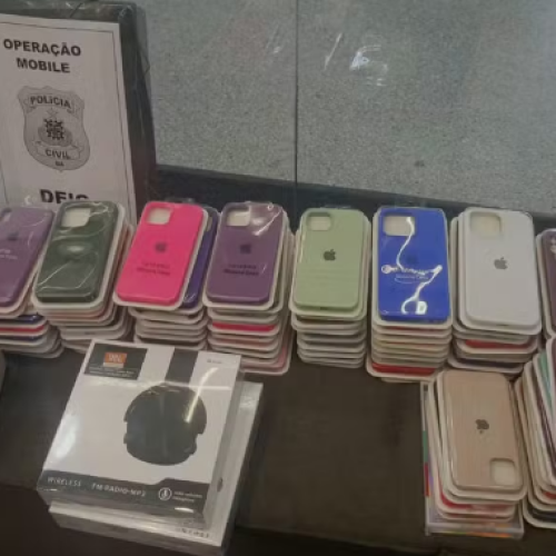 Operação apreende 28 celulares e mais de mil acessórios falsificados em Feira de Santana