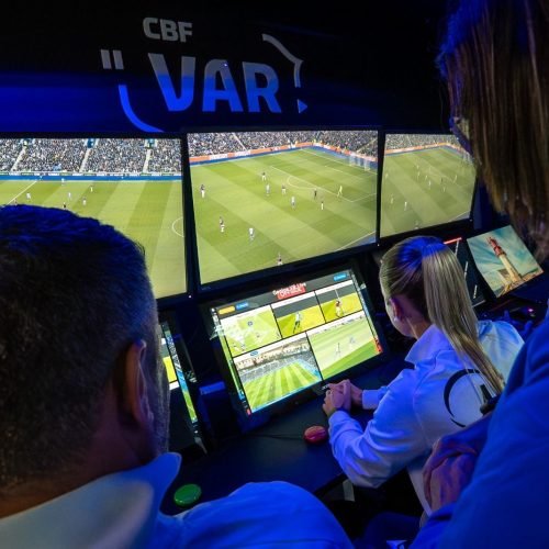 Na estreia no Brasileirão, impedimento semiautomático registra cinco checagens com tempo médio de 47 segundos