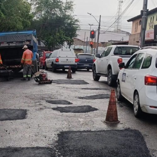 Feira de Santana tem oito equipes mobilizadas em serviços de manutenção de ruas e avenidas