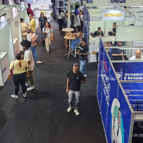 Feirão do Emprego em Feira de Santana reúne mais de 1.600 pessoas e registra 50 admissões imediatas